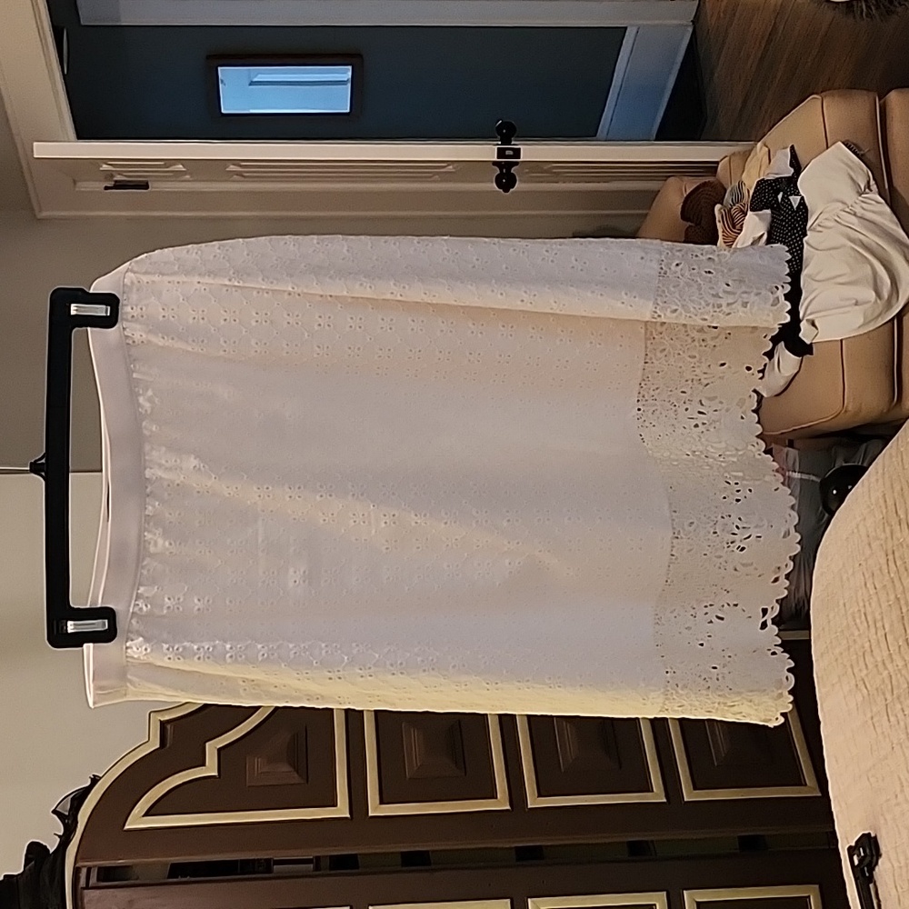 Isaac Mizrahi White Lace Midi Skirt